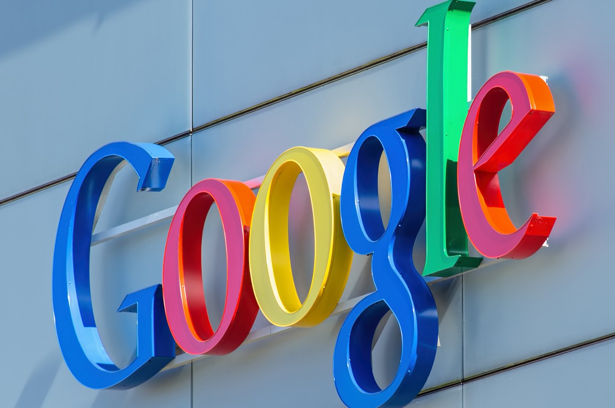 Калифорния исследует отношение Google к темнокожим работницам